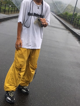 「アイテム（カーゴパンツ、イエロー系）」を使った、かざとさん（メンズ・177cm）の秋コーディネート