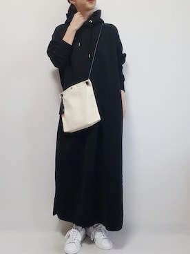 「Auntie Rosa Holiday（アンティローザホリデー）のアイテム」を使った、riiさん（レディース・161cm）の秋コーディネート