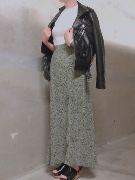 「リブニット」｜「アイテム（ライダースジャケット）」を使った、とよさん（レディース・152cm）の春コーディネート