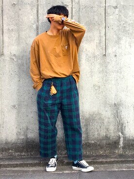 「Tシャツ」｜「アイテム（トップス、ゴールド系）」を使った、たっちゃんさん（メンズ・181cm）の春コーディネート