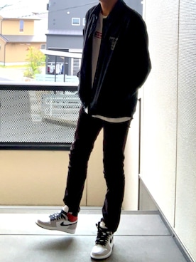 「エアジョーダン1」｜「アイテム（ナイロンジャケット）」を使った、Yさん（メンズ・180cm）の秋コーディネート