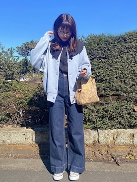 「アイテム（ショルダーバッグ、ゴールド系）」を使った、RIHOさん（レディース・160cm）の春コーディネート