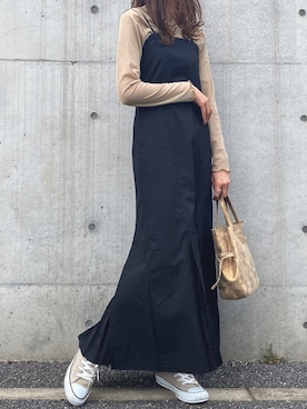 「アイテム（ゴールド系）」を使った、RIHOさん（レディース・160cm）の春コーディネート