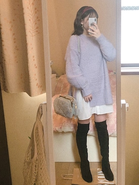 「w closet（ダブルクローゼット）の3Gポリブークレ前スリットプルオーバー（ニット/セーター、パープル系）」を使った、sayakaさん（レディース・155cm）の冬コーディネート