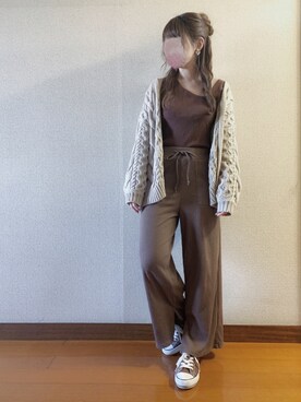 「ケーブルカーディガン」｜「アイテム（アクセサリー）」を使った、シュガーラブ⑅さん（レディース・157cm）の春コーディネート