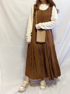 「UNIQLO（ユニクロ）のアイテム（Tシャツ/カットソー、ベージュ系）」を使った、シュガーラブ⑅さん（レディース・157cm）の春コーディネート