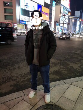 「EDWIN」｜「アイテム（ダウンジャケット/コート）」を使った、おじさん（メンズ・175cm）の春コーディネート