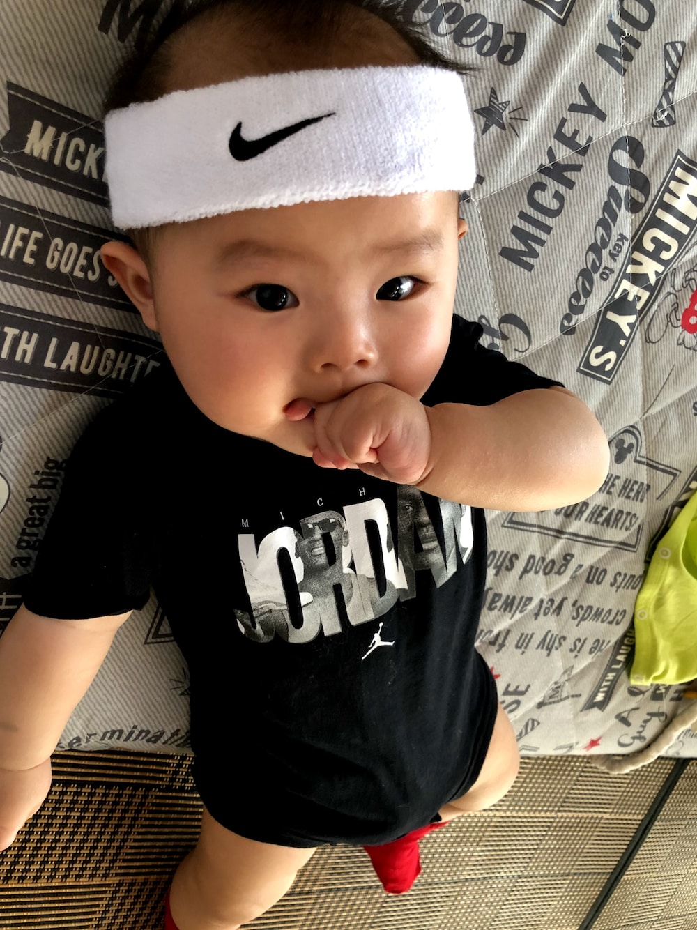 「男の子、Jordan、6ヶ月、ベビーコーデ、おしゃれさんと繋がりたい、キマってる？」｜「AIR JORDANのアイテム（ロンパース、ブラック系）」を使った、りんたろさん（キッズ・70cm）の春コーディネートの1枚目の写真
