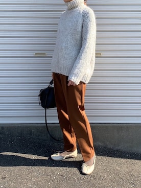 「ブラウンパンツ」｜「アイテム（バレエシューズ）」を使った、Aさん（レディース・156cm）の春コーディネート