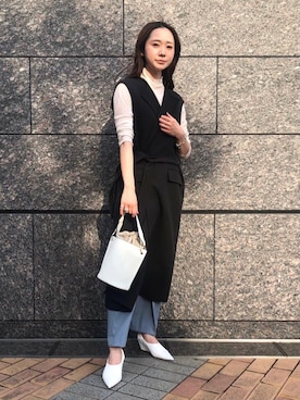 「ASTRAET（アストラット）のアイテム（パンツ）」を使った、市野 沙弥華さん（レディース・163cm）の秋コーディネート