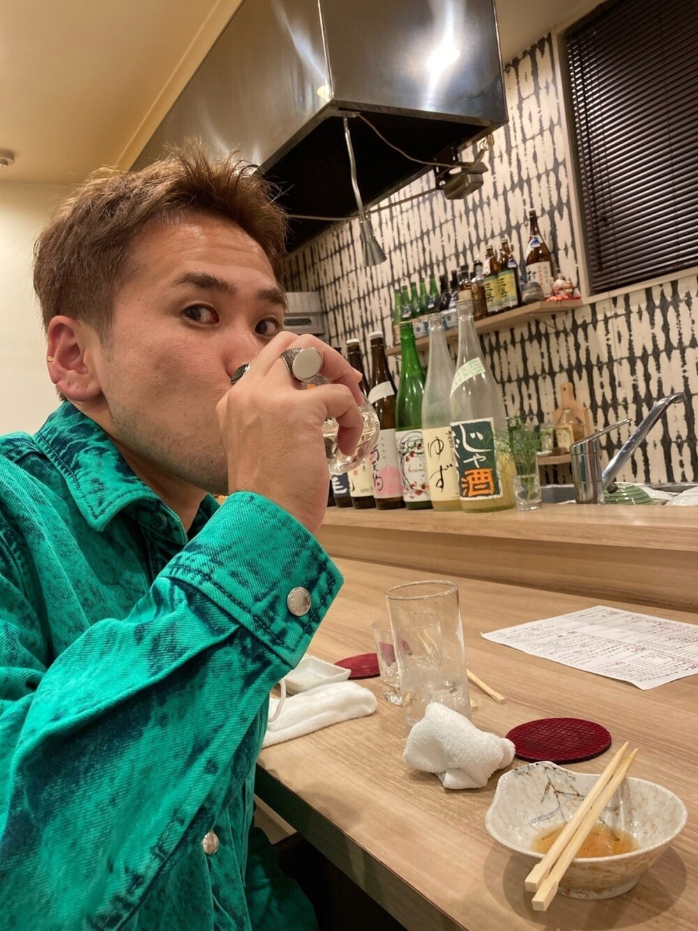 「へべれけ、シャツチャレンジ、デニムシャツ」｜「alexanderwangの【 ALEXANDER WANG / アレキサンダーワン 】OVERSIZED SHIRT（シャツ/ブラウス、ブルー系）」を使った、もんちゃんさん（メンズ・175cm）の秋コーディネートの1枚目の写真