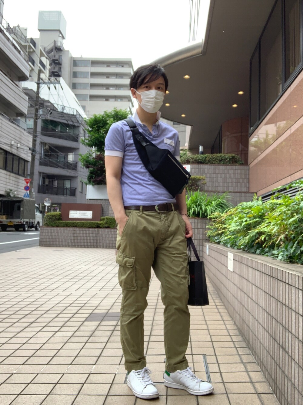 「stan smith」｜「Dior hommeのアイテム（ポロシャツ、ブルー系）」を使った、Asahi-1926さん（メンズ・171cm）の夏コーディネートの1枚目の写真