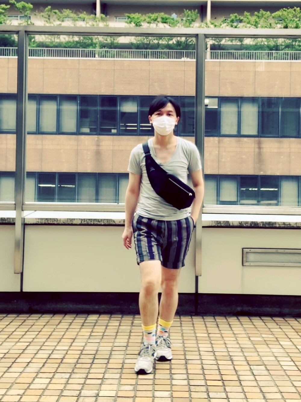 「夏コーデ、New Balance」｜「Sacaiのアイテム（パンツ、ブルー系）」を使った、Asahi-1926さん（メンズ・171cm）の夏コーディネートの1枚目の写真