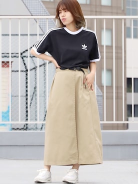 「adidas Originals（アディダスオリジナルス）のアイテム（Tシャツ/カットソー、ブラック系）」を使った、ROOPTOKYO_sakiさん（レディース・160cm）の春コーディネート