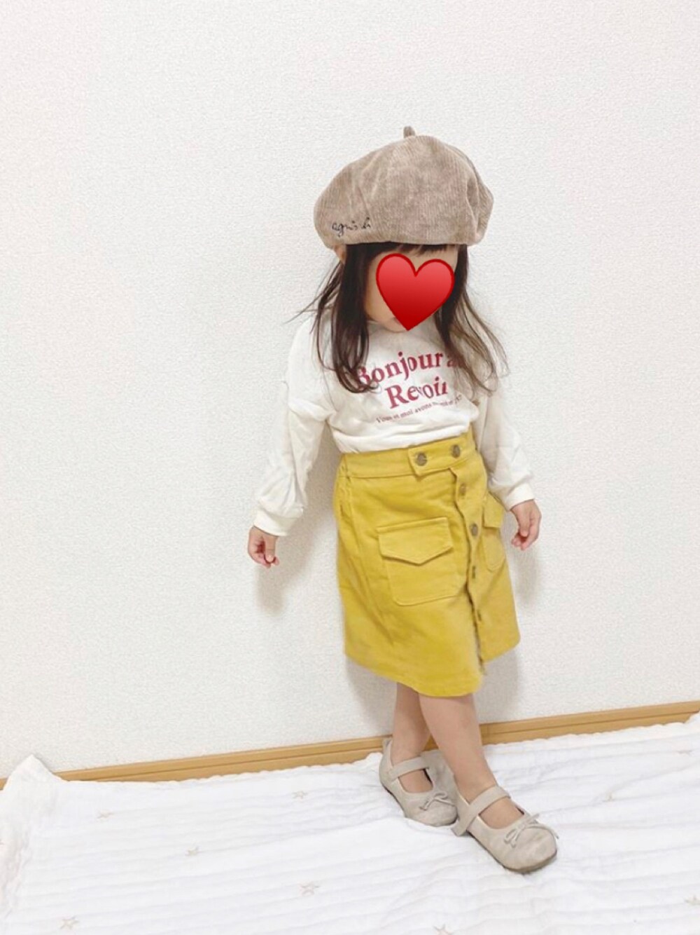 「コーデュロイ、秋のコーデ、ベレー帽、スカート、プチプラ、プチプラコーデ、キッズコーデ、今日のコーデ、カジュアル」｜「no brandのkids*コーデュロイスカート(90~115)（スカート、その他）」を使った、AnJwelさん（キッズ・100cm）の秋コーディネートの1枚目の写真