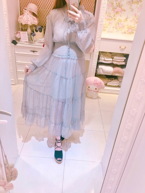 微 is wearing ETRE TOKYO "ビューティフルモーメントドレス"