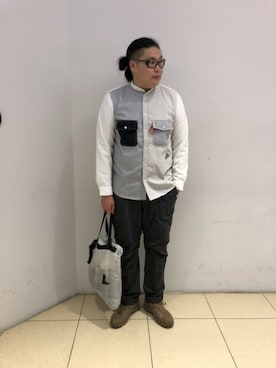 「and wander（アンドワンダー）のアイテム（パンツ）」を使った、日下部氏さん（メンズ・180cm）の春コーディネート