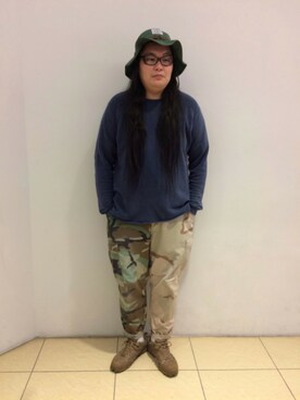 「Gramicci（グラミチ）のアイテム（スウェット）」を使った、日下部氏さん（メンズ・180cm）の春コーディネート