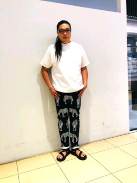 「Chaco（チャコ）のアイテム」を使った、日下部氏さん（メンズ・180cm）の夏コーディネート