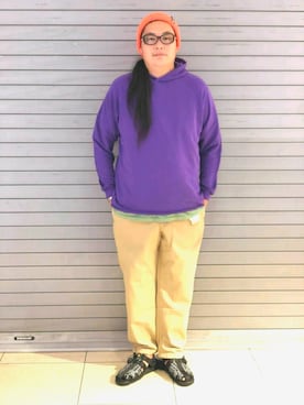 「Gramicci（グラミチ）のアイテム（パーカー）」を使った、日下部氏さん（メンズ・180cm）の夏コーディネート
