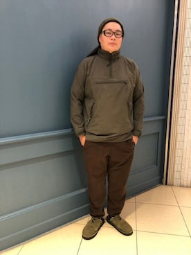 「BURLAP OUTFITTER（バーラップアウトフィッター）のアイテム（ナイロンジャケット）」を使った、日下部氏さん（メンズ・180cm）の冬コーディネート