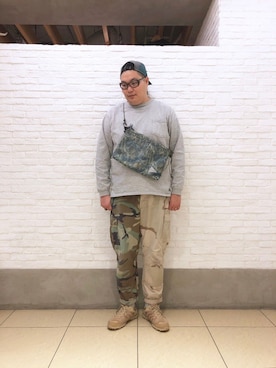 「and wander（アンドワンダー）のアイテム（帽子）」を使った、日下部氏さん（メンズ・180cm）の春コーディネート