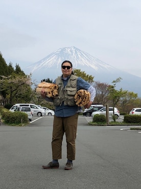 「アイテム（ベスト）」を使った、日下部氏さん（メンズ・180cm）の春コーディネート