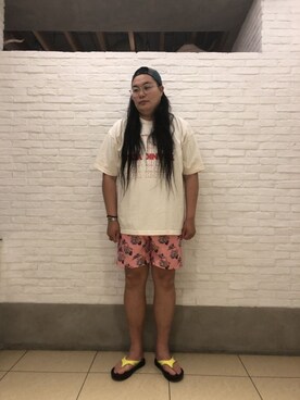 「and wander（アンドワンダー）のアイテム（帽子）」を使った、日下部氏さん（メンズ・180cm）の春コーディネート