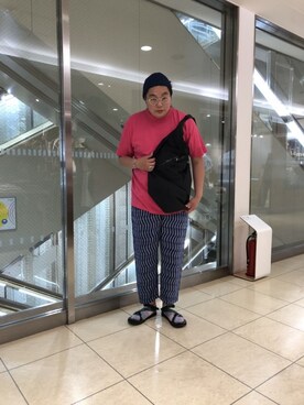 「COMFY（コンフィー）のアイテム」を使った、日下部氏さん（メンズ・180cm）の夏コーディネート