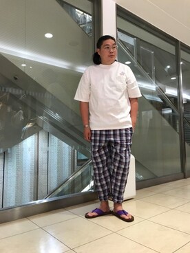 「COMMON EDUCATION（コモンエデュケーション）のアイテム」を使った、日下部氏さん（メンズ・180cm）の夏コーディネート