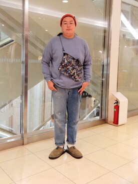 「Gramicci（グラミチ）のアイテム（スウェット）」を使った、日下部氏さん（メンズ・180cm）の秋コーディネート