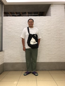 「and wander（アンドワンダー）のアイテム（バッグ）」を使った、日下部氏さん（メンズ・180cm）の秋コーディネート