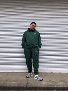 「MANASTASH（マナスタッシュ）のアイテム（パーカー）」を使った、日下部氏さん（メンズ・180cm）の秋コーディネート