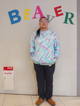 「Gramicci（グラミチ）のアイテム（チノパンツ）」を使った、日下部氏さん（メンズ・180cm）の春コーディネート