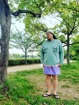 「AlexanderLeeChang（アレキサンダーリーチャン）のアイテム（パンツ）」を使った、日下部氏さん（メンズ・180cm）の春コーディネート
