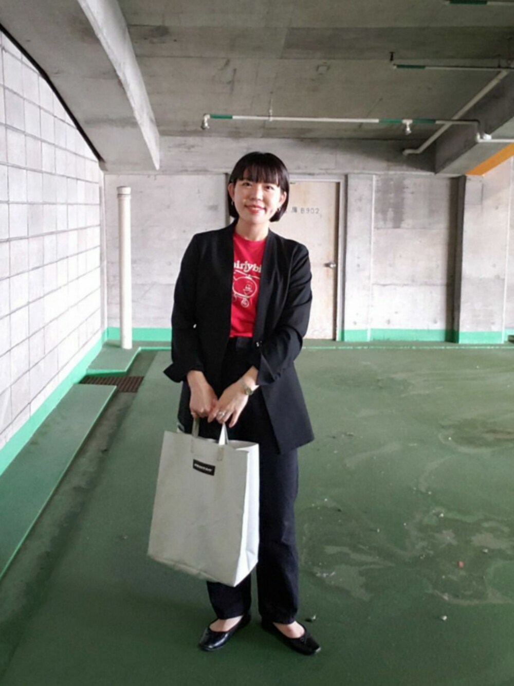 「SENSEOFPLACE、ノーカラージャケット、ローリーズファーム(LOWRYS FARM)、FREITAG、古着、プチプラ、秋服準備はじめました」｜「GUのアイテム（デニムパンツ、ブラック系）」を使った、lisaasilさん（レディース・160cm）の秋コーディネートの1枚目の写真