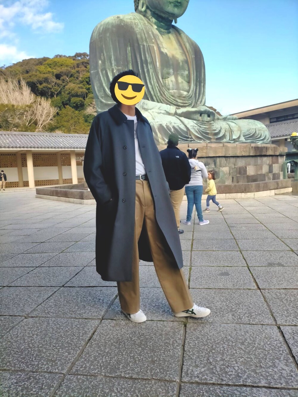 「デート」｜「MACKINTOSH PHILOSOPHYのアイテム（ステンカラーコート、グレー系）」を使った、s.o.さん（メンズ・180cm）の冬コーディネートの1枚目の写真