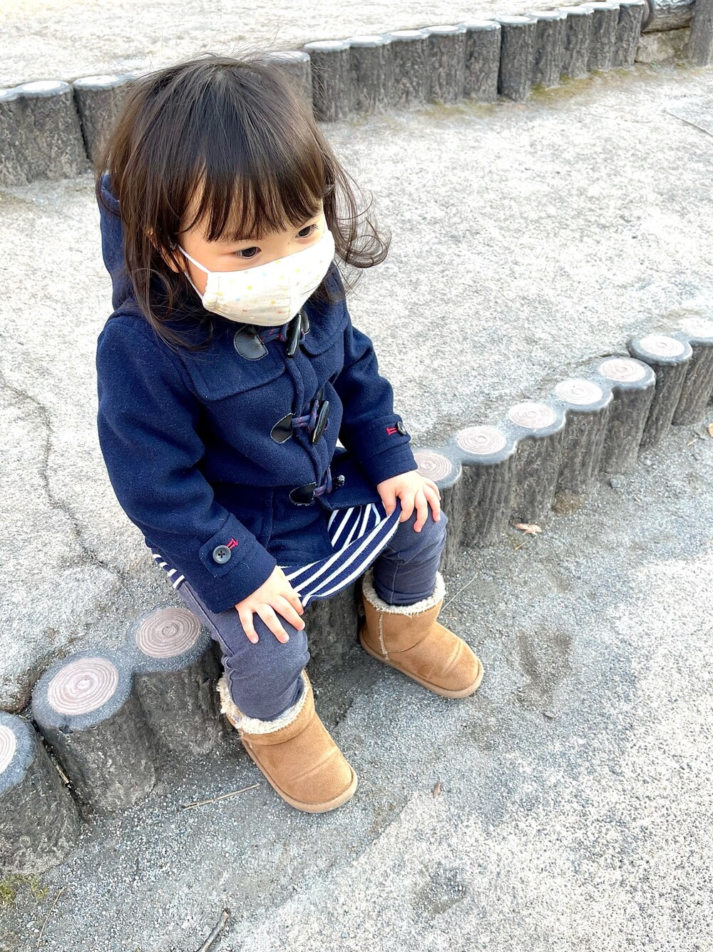 「お散歩♪、2歳」｜「GAPのGap トグルダッフルコート（ダッフルコート、ブルー系）」を使った、cocodesgraceさん（キッズ・90cm）の冬コーディネートの1枚目の写真