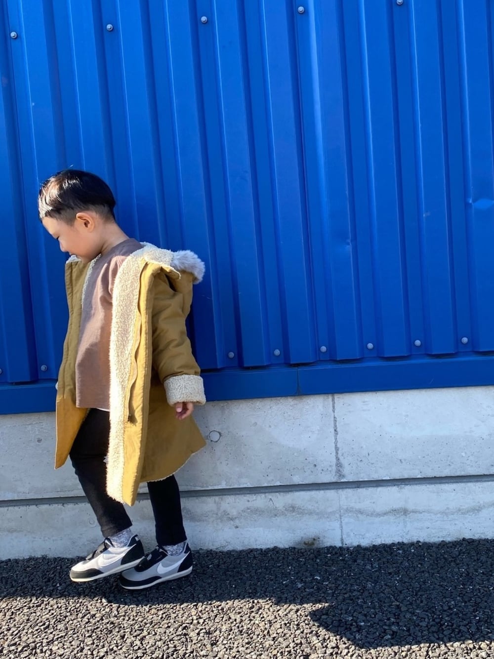 「冬アウター着回しチャレンジ、スニーカー、NIKE、休日スタイル、devirock、おとこのこ、4歳」｜「cokiticaのアイテム（ジャケット/アウター、イエロー系）」を使った、ちーばちゃんさん（キッズ・100cm）の冬コーディネートの1枚目の写真