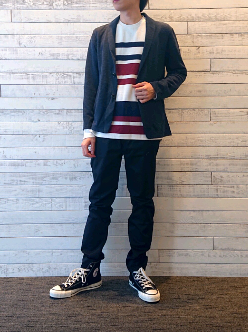 「はるコーデ、シンプルコーデ、カジュアルコーデ、オトナカジュアル、きれいめカジュアル、着回しコーデ、ジャケット、スニーカー、シンプル、お洒落さんとつながりたい」｜「ABAHOUSE GRAYの【展開店舗限定】バーズアイショールジャケット（テーラードジャケット、ブルー系）」を使った、優さん（メンズ・175cm）の春コーディネートの1枚目の写真