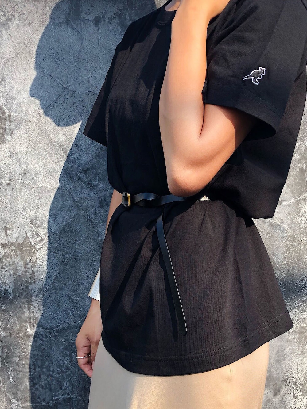 「ビッグシルエット、KANGOL、ビッグTシャツ、ビッグT、カンゴール、メンズサイズ、メンズアイテム、KANGOLDAY、カンゴールT」｜「KANGOLの【KANGOL/カンゴール】ワッペンTシャツ（Tシャツ/カットソー、ブラック系）」を使った、Parks Tokyoさん（レディース・165cm）の夏コーディネートの1枚目の写真