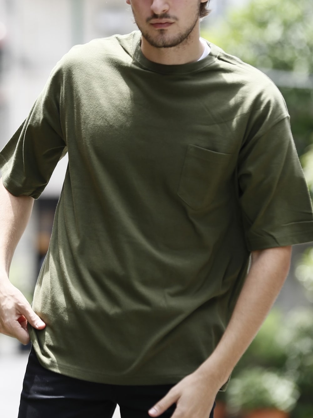 「ビッグシルエット、定番アイテム、定番、ポケットＴシャツ、ポケT、ワードローブ、ユナイテッドアスレ、ビッグシルエットTシャツ、アスレ、ポケット好き」｜「United AthleのヘビーウェイトビッグシルエットTシャツ/ポケット付き（Tシャツ/カットソー、グリーン系）」を使った、Parks Tokyoさん（メンズ・180cm）の夏コーディネートの1枚目の写真
