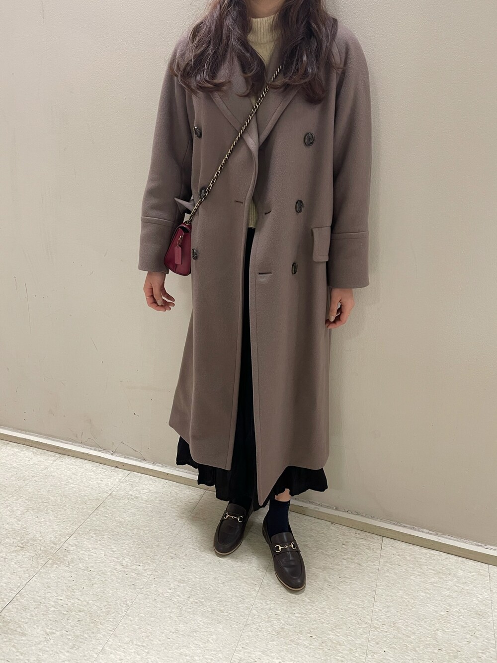 「冬コーデ、コート、ユニクロ、BEAUTY&YOUTH UNITED ARROWS、ビームス、BEAMS、BEAMSHEART」｜「BEAMS HEARTのアイテム（ニット/セーター、ベージュ系）」を使った、ぽんずさん（レディース・166cm）の冬コーディネートの1枚目の写真