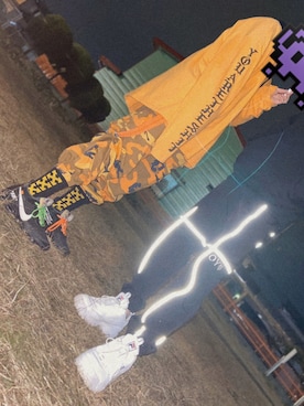 「off white（オフホワイト）のアイテム（その他）」を使った、Y👾さん（メンズ・170cm）の冬コーディネート