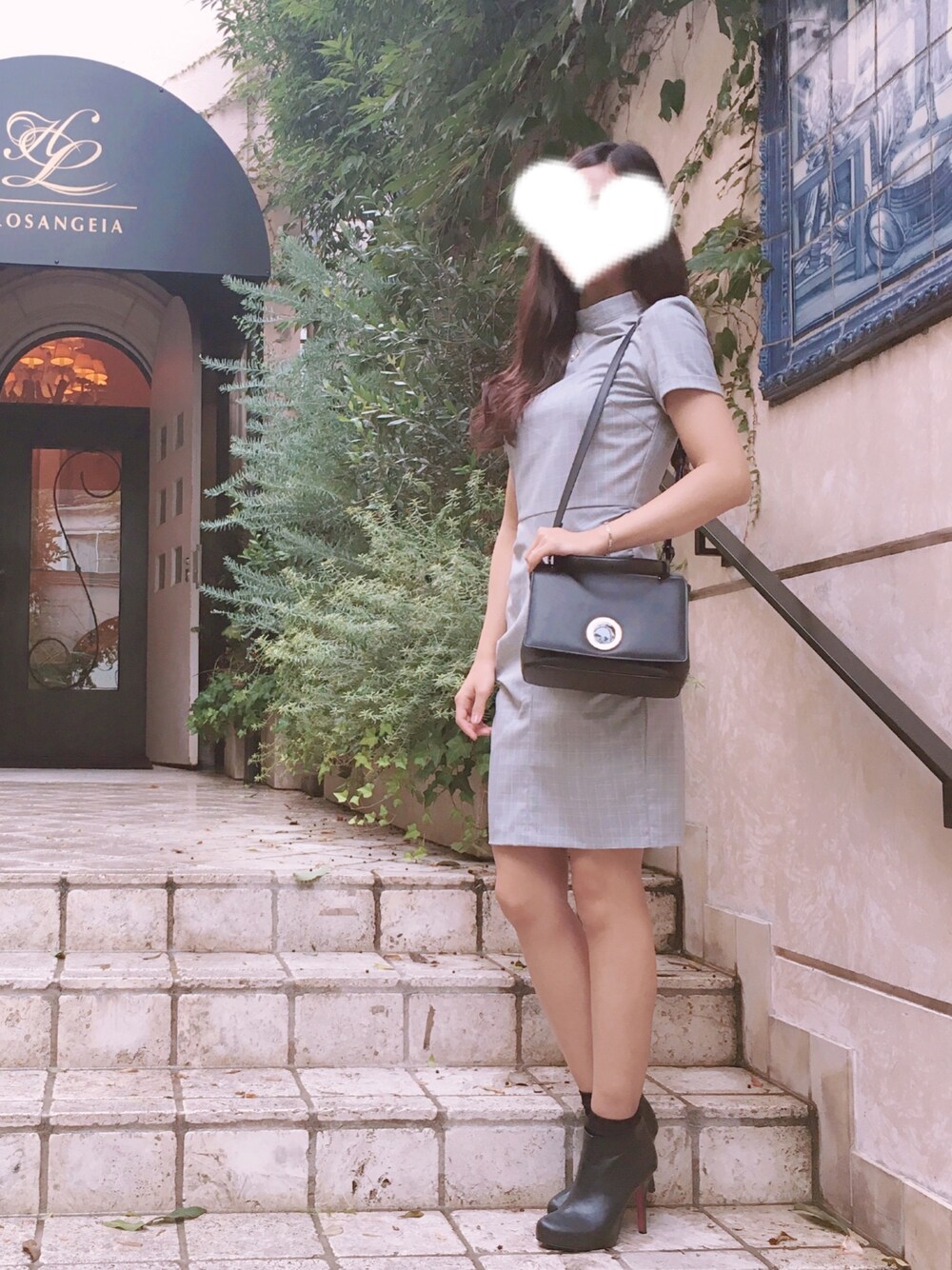 「ZARA、BVLGARI、ワンピース、ショートブーツ、シンプル、ハイネック、タイトスカート」｜「ZARAのアイテム（ワンピース、グレー系）」を使った、mocoさん（レディース・162cm）の秋コーディネートの1枚目の写真