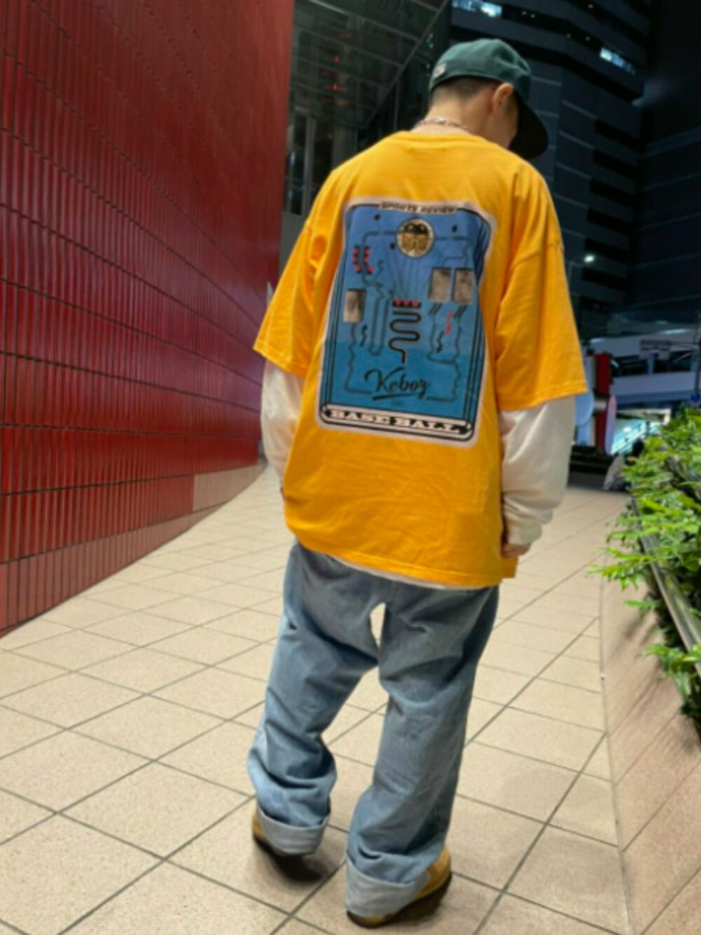 「おしゃれさんと繋がりたい、ラフ、着回し抜群、初夏コーデ、ストリート」｜「kebozのアイテム（Tシャツ/カットソー、イエロー系）」を使った、kyomaさん（メンズ・164cm）の夏コーディネートの1枚目の写真