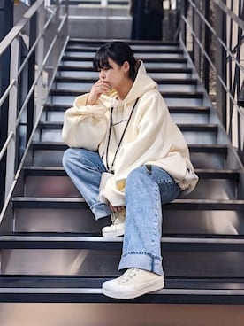 「オフホワイト」｜「アイテム（PC・スマホグッズ/家電）」を使った、runaさん（レディース・159cm）の春コーディネート