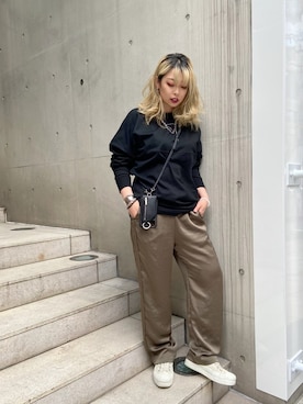 「サテンパンツ」｜「アイテム（PC・スマホグッズ/家電）」を使った、runaさん（レディース・159cm）の夏コーディネート