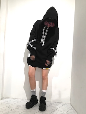 「RIPNDIP（リップンディップ）のアイテム」を使った、Hikaru Shimizuさん（レディース・165cm）の秋コーディネート