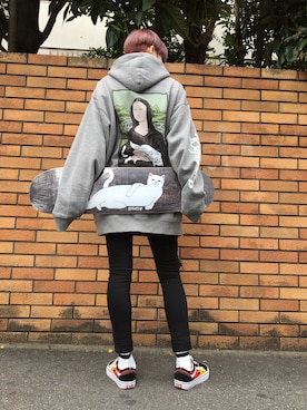 「RIPNDIP（リップンディップ）のアイテム」を使った、Hikaru Shimizuさん（レディース・165cm）の秋コーディネート